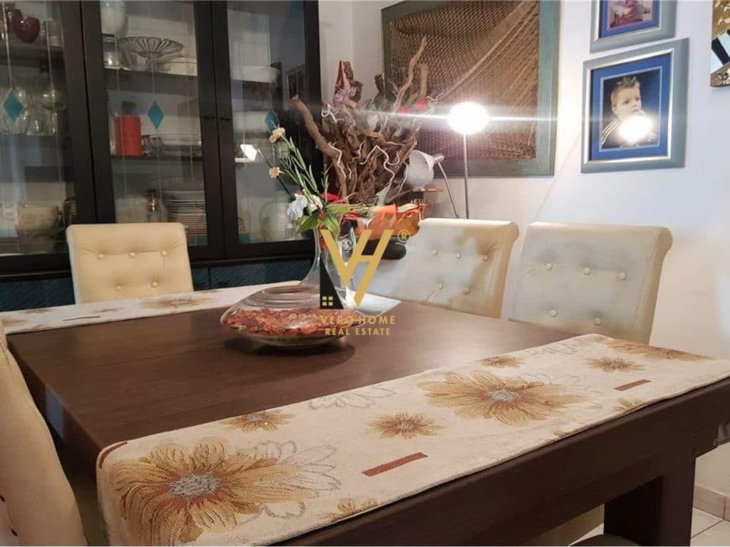 JEPET APARTAMENT 1+1 ME QERA NE QENDER 60.000 LEKE 4