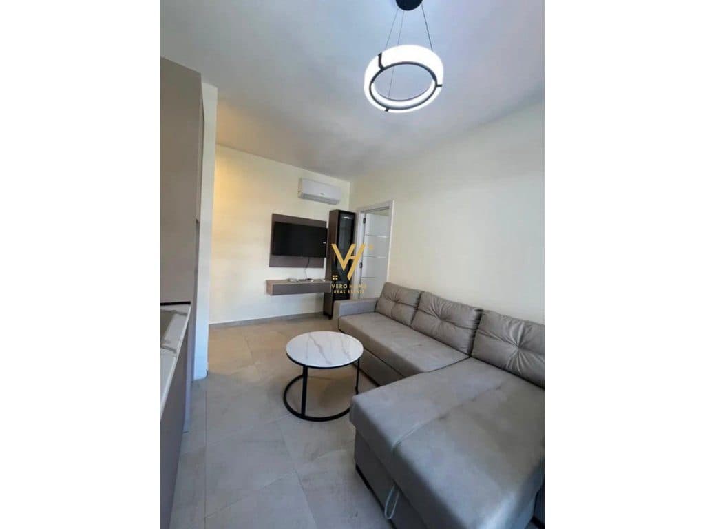JEPET APARTAMENT 2+1 ME QERA TE SELVIA 75.000 LEKE