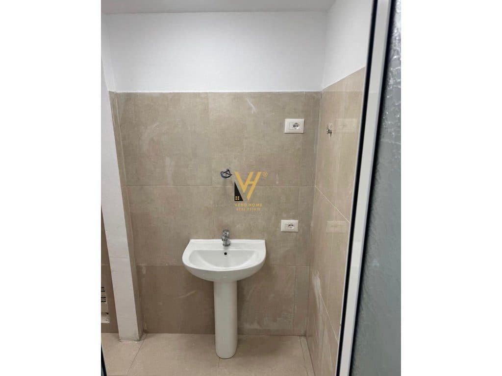 SHITET DYQAN 38.4 M2 TE RRUGA MINE PEZA 192.000 EURO 2