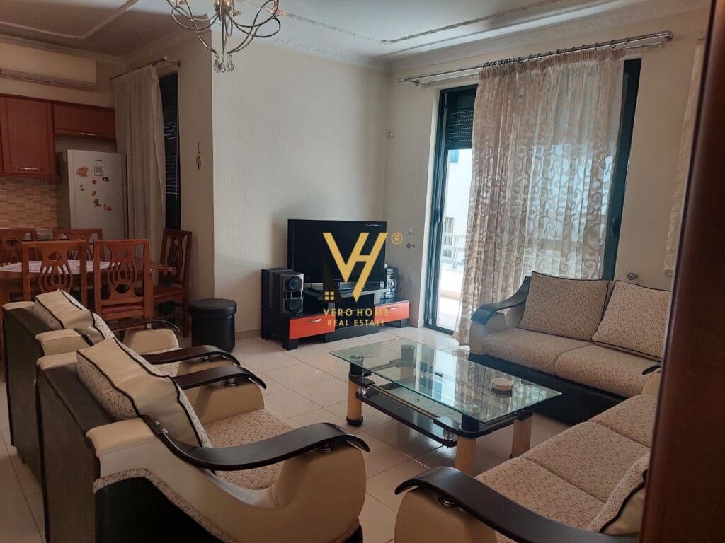 Jepet Apartament 2+1+ballkon me qera te Kodra e Diellit 130 m2 2