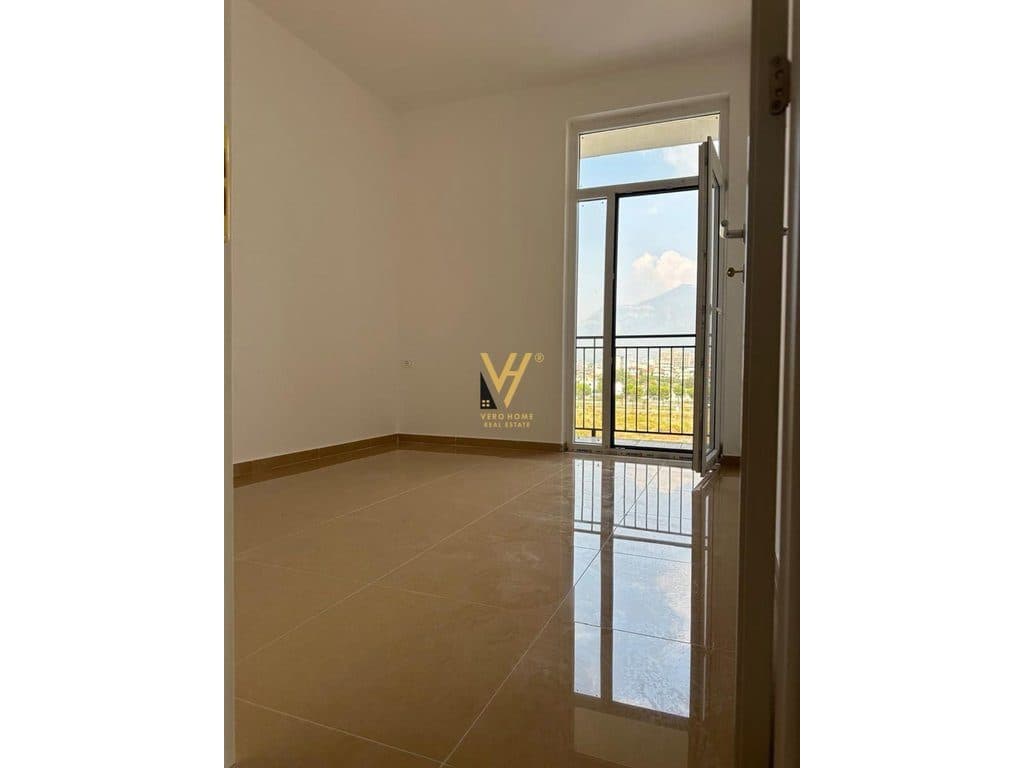 JEPET ZYRE 120 M2 ME QERA TE BULEVARDI I RI 90.000 LEKE 2