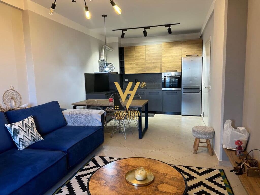 JEPET APARTAMENT 1+1+BALLKON ME QERA TE KOMUNA E PARISIT 700 EURO