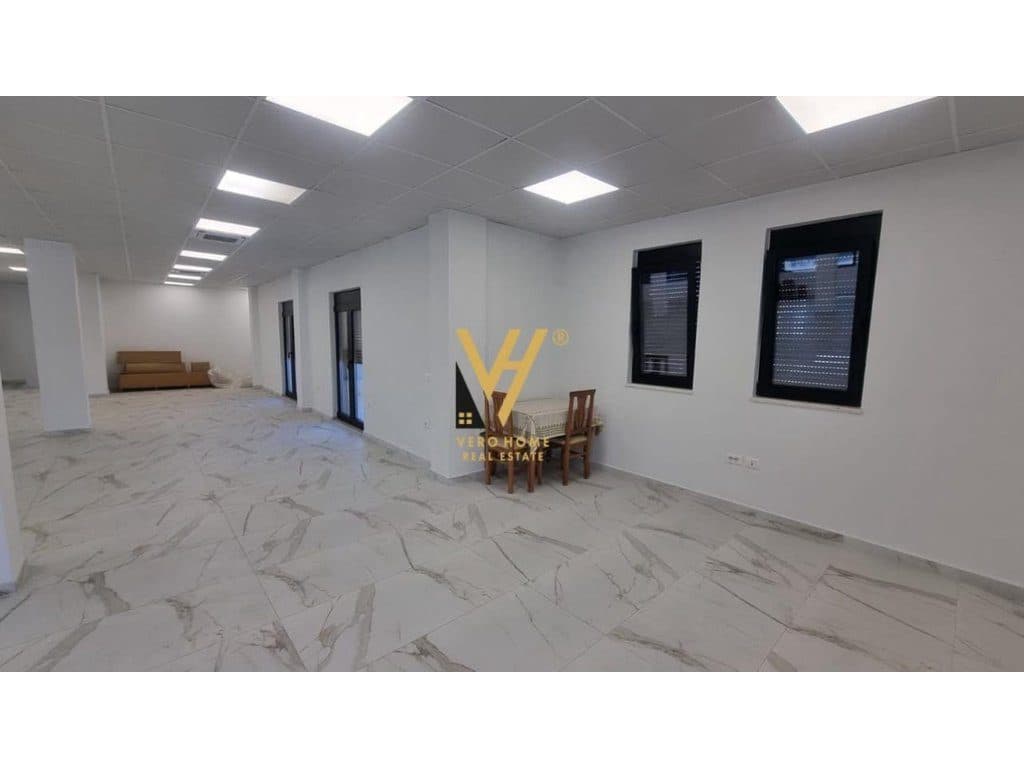 JEPET ZYRE 350 M2 ME QERA PRANE TEG 3.000 EURO 3