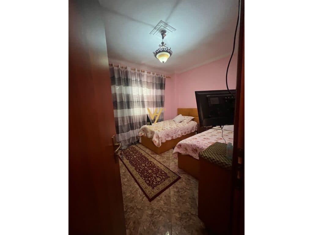 Shitet Apartament 1+1+ballkon te Ali Demi 73 m2
