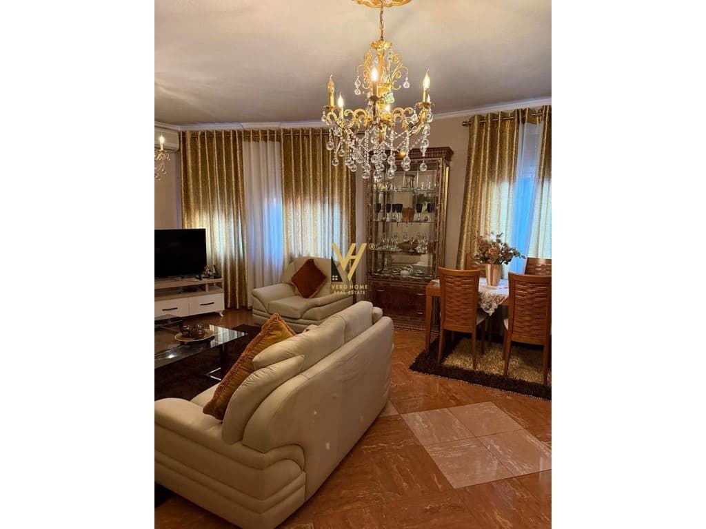 JEPET APARTAMENT 2+1+ VERANDE ME QERA NE QENDER 1.000 EURO 2