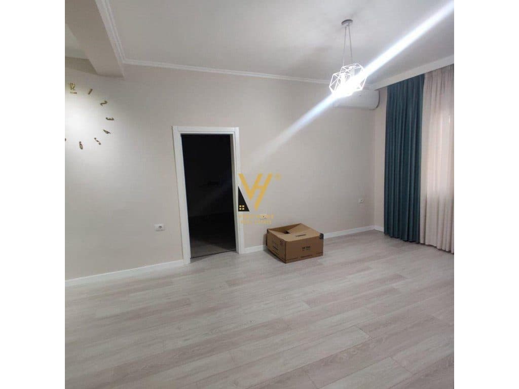 JEPET ZYRE 112M2 ME QERA TE RRUGA E KAVAJES 800 EURO