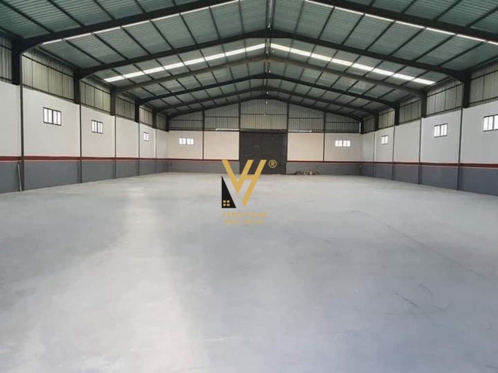 JEPET KAPANON 1.000 M2 ME QERA NE MEZEZE 4.500 EURO