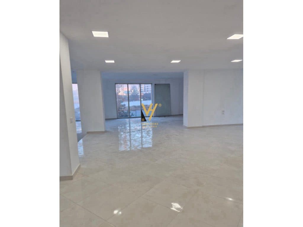 JEPET AMBIENT BIZNESI 120 M2 ME QIRA TE BULEVARDI I RI 1.500 EURO 2