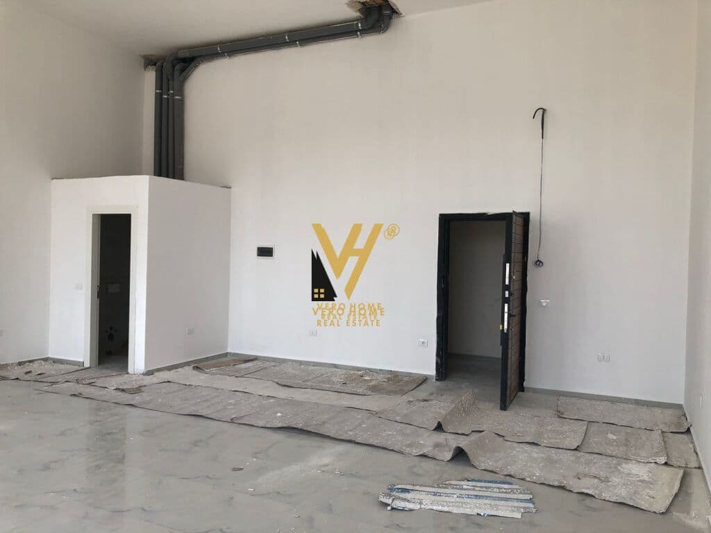 SHITET ZYRE 88 M2 NE PORCELAN 261.000 EURO