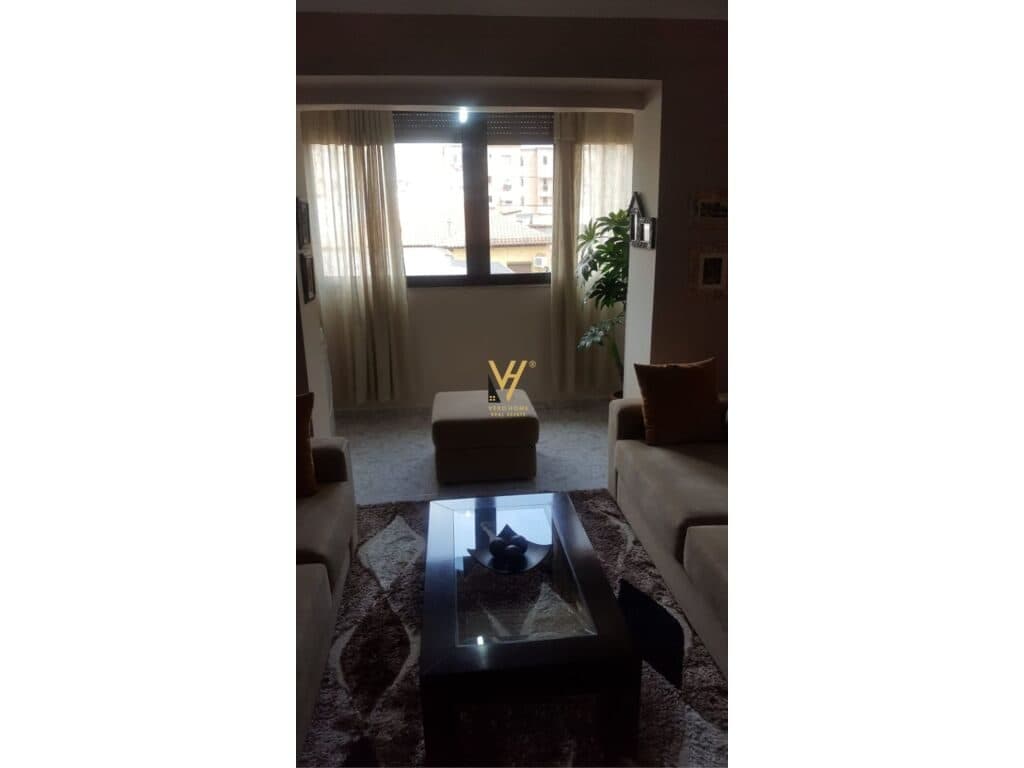 Shitet apartament 2+1+ballkon te Rruga Kongresi i Manastirit 73 m2 3