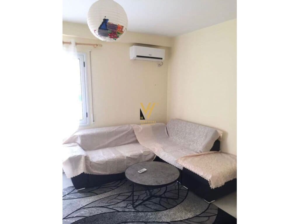 Shitet Apartament 2+1+ballkon te Xhamia , Kopshti Botanik 86 m2