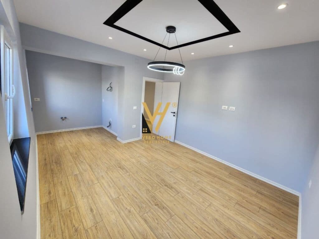 Shitet Apartament 2+1+ballkon te Ish Stacioni i Trenit 80 m2 4