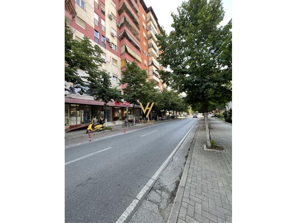 SHITET DYQAN 85 M2 TE BLLOKU, PRANE LSI 850.000 EURO