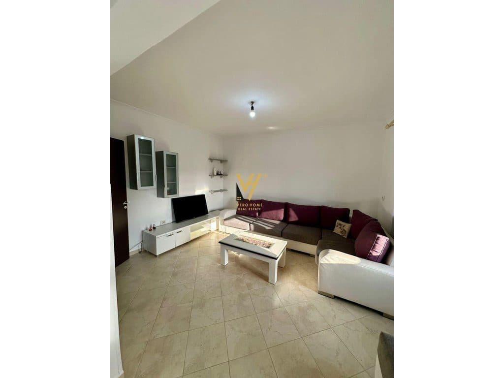 JEPET APARTAMENT 1+1+BLK ME QIRA TE RR.DRITAN HOXHA 40.000 LEKE
