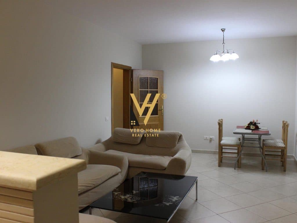 JEPET APARTAMENT 2+1+BLK ME QERA TE SHESHI WILLSON 700 EURO 2