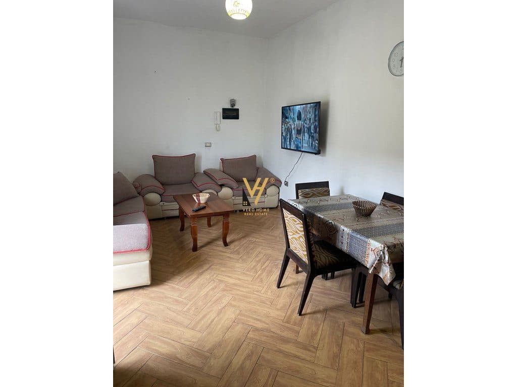 JEPET HYRJE 2+1 ME QERA NE DON BOSKO 450 EURO