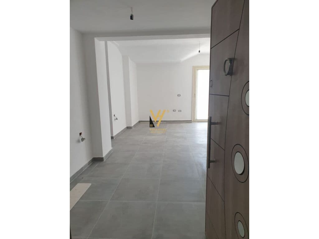 Shitet Apartament 1+1+ballkon ne Golem 65 m2