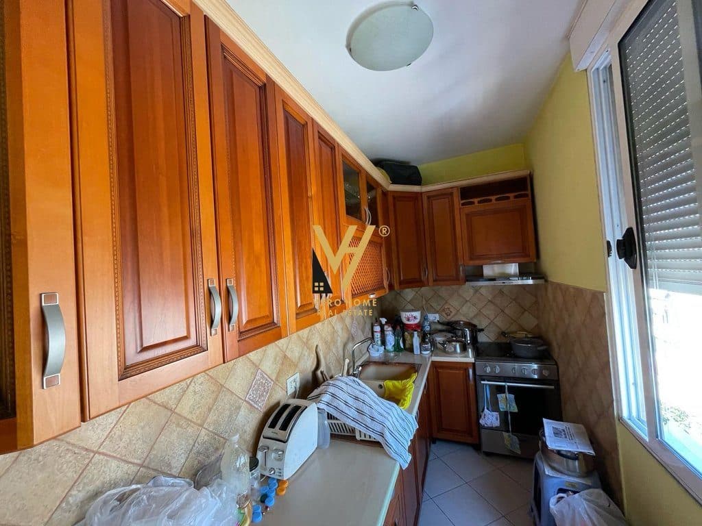 SHITET APARTAMENT 3+1+2+BLK TE RRUGA BARDHYL 175.000 EURO 2