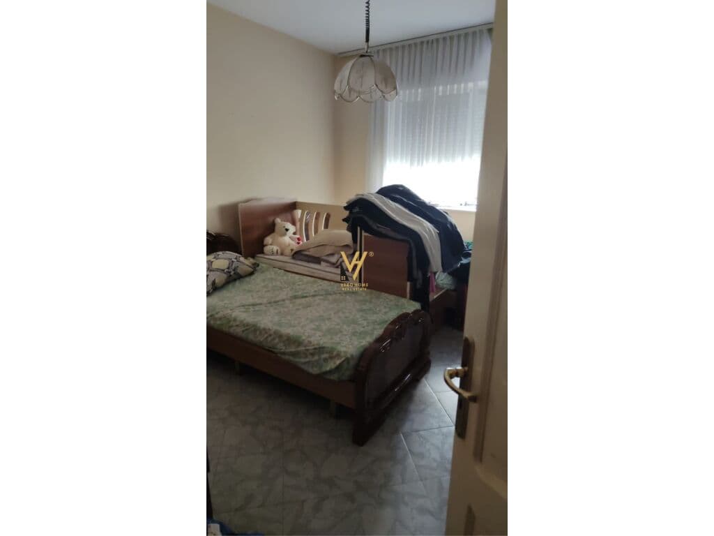 Shitet Apartament 2+1+ballkon te Rruga 5 Maji 82 m2 2
