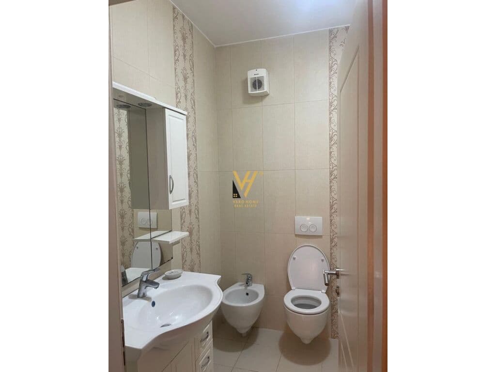 Jepet Apartament 2+1+ballkon me qera te Komuna e Parisit 100 m2
