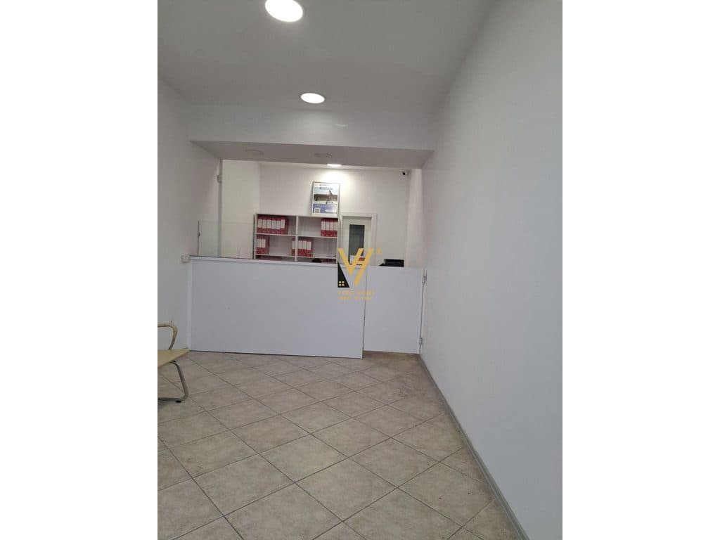 JEPET DYQAN 30 M2 ME QERA TE STADIUMI DINAMO 1.500 EURO