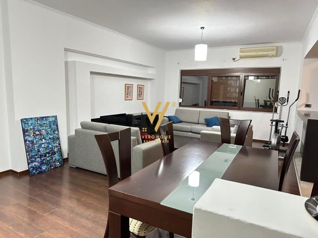 JEPET APARTAMENT 2+1+BLK ME QERA TE RR. E ELBASANIT 900 EURO