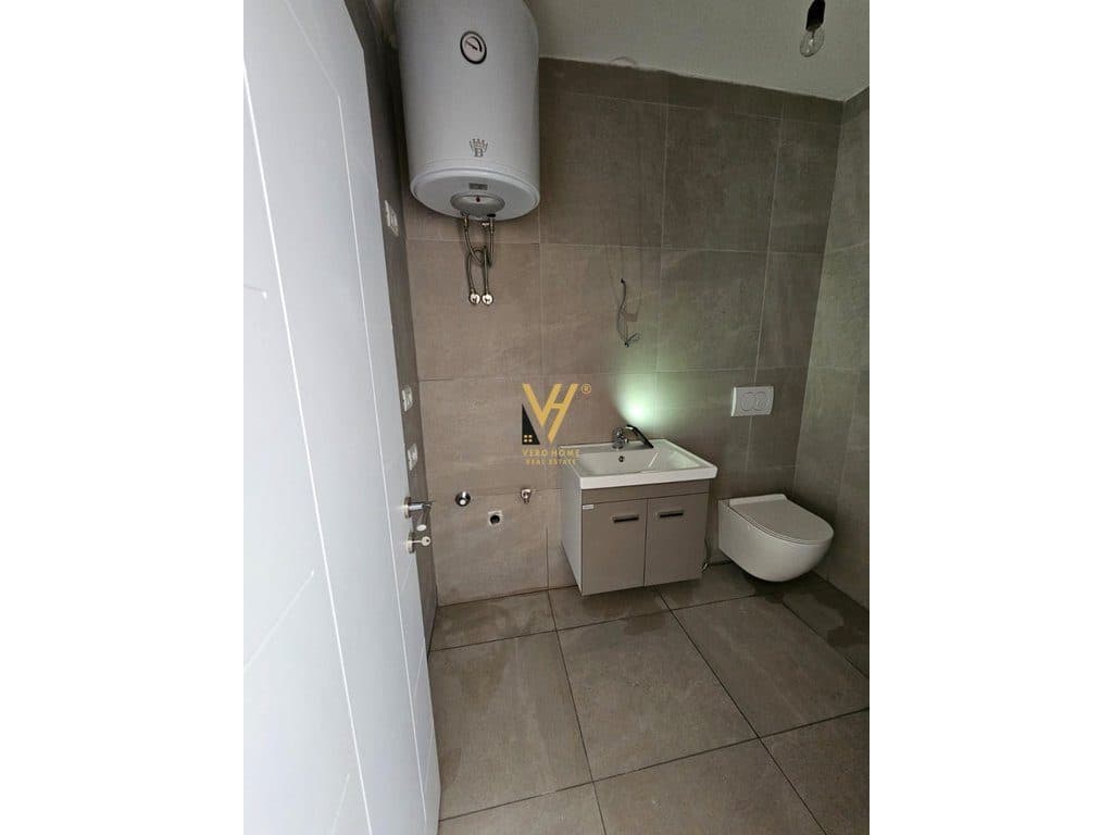SHITET APARTAMENT 1+1 TE MOZAIKU I TIRANES 102.000 EURO 4