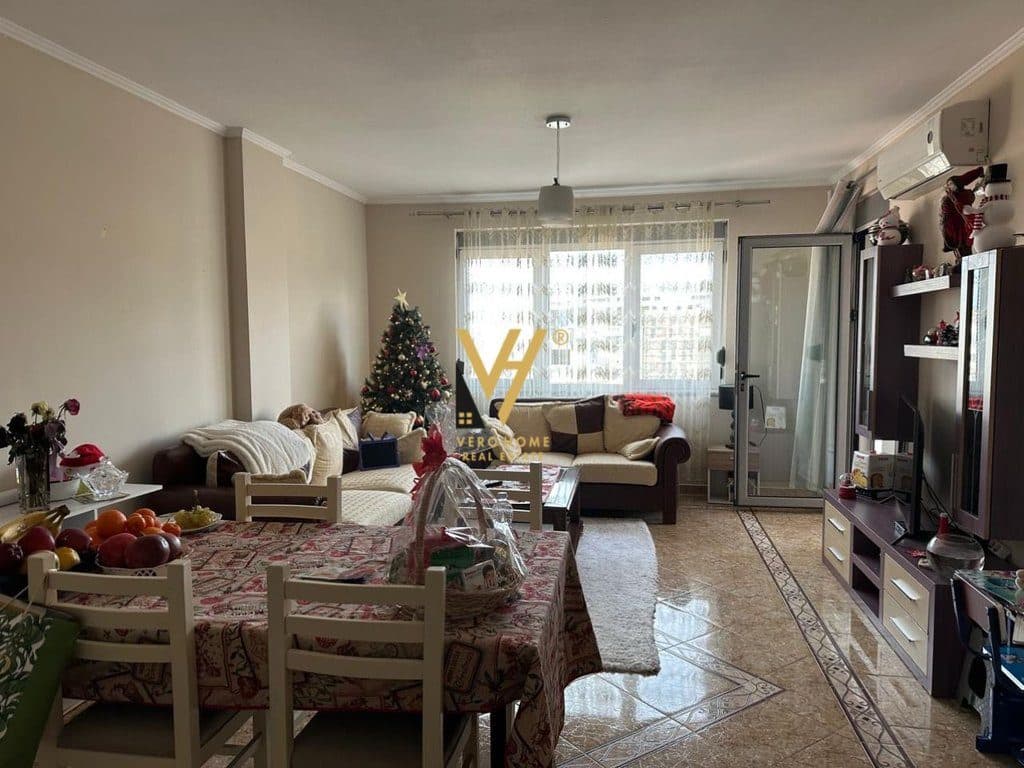 JEPET APARTAMENT 2+1+BLK ME QERA TE LIQENI THATE 60.000 LEKE