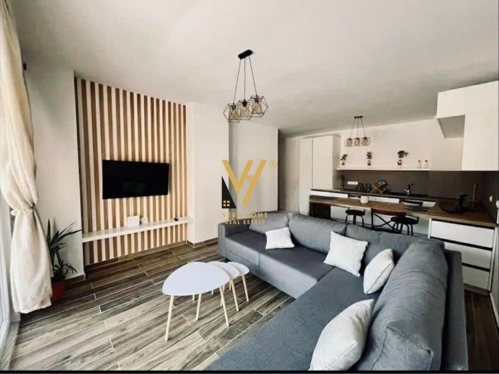 JEPET APARTAMENT 1+1+BLK ME QIRA TE RRUGA BARRIKADAVE 900 EURO