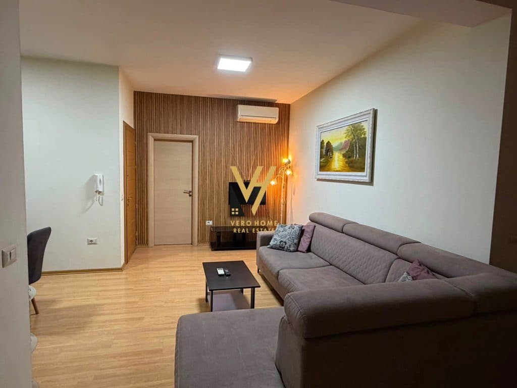 JEPET APARTAMENT 1+1 ME QIRA TE 21 DHJETORI 60.000 LEKE