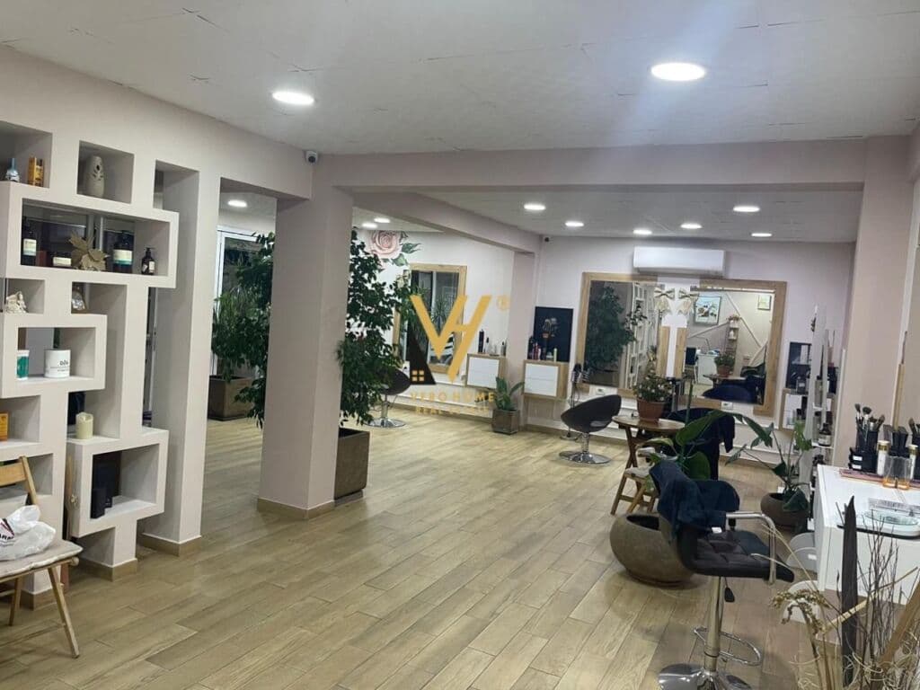 Jepet Dyqan me qera te Rruga Pjeter Budi 130 m2