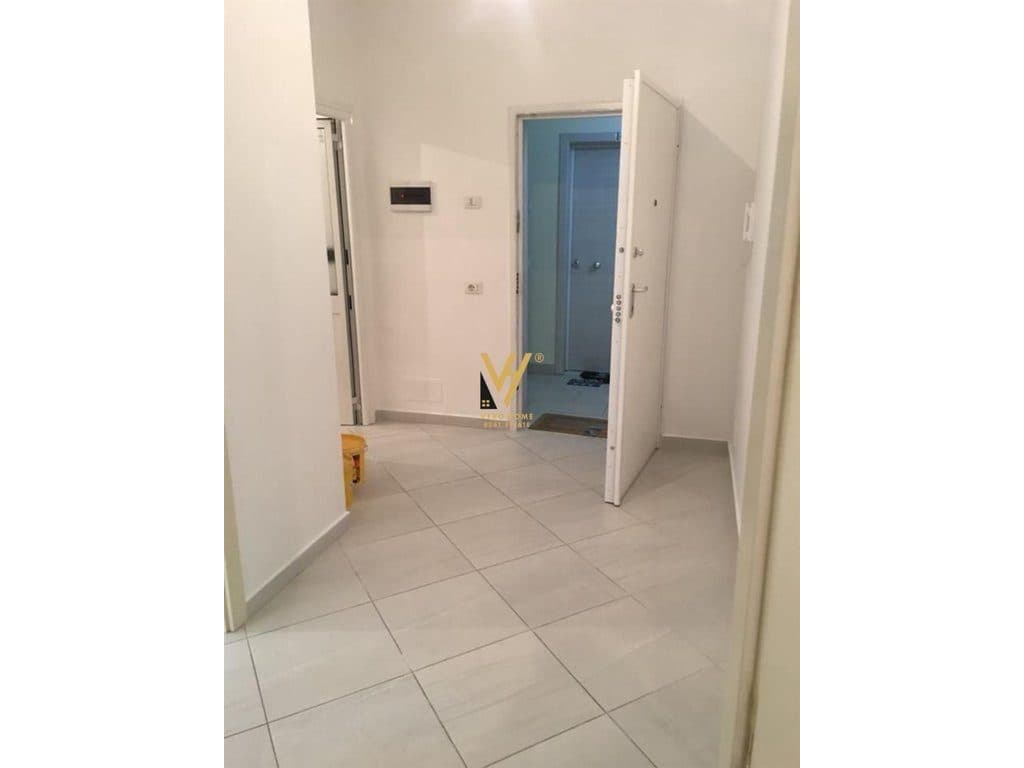 JEPET ZYRE 90 M2 ME QERA TE DON BOSKO 700 EURO 4
