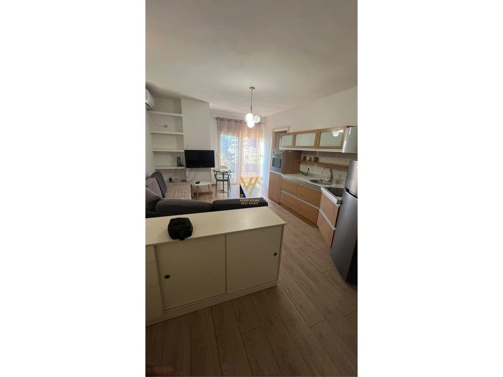JEPET APARTAMENT 1+1 ME QIRA TE KOMUNA E PARISIT 60.000 LEKE