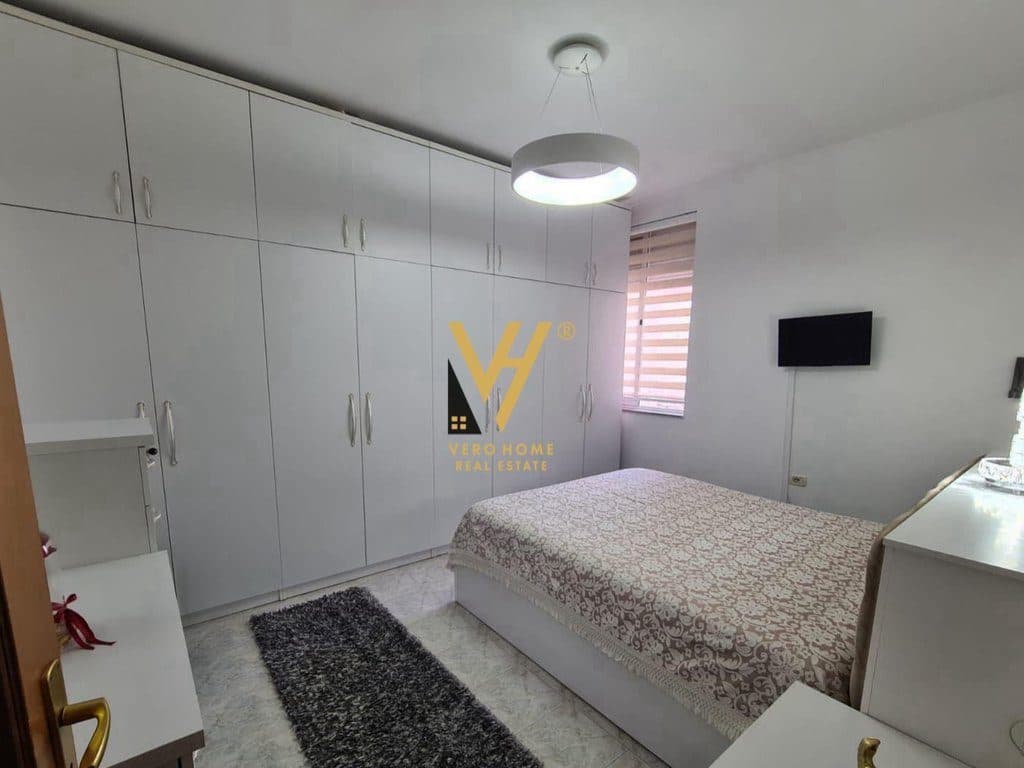 JEPET APARTAMENT 1+1+BLK ME QIRA TE RR.KONGRESI MANASTIRIT 550 EURO 4