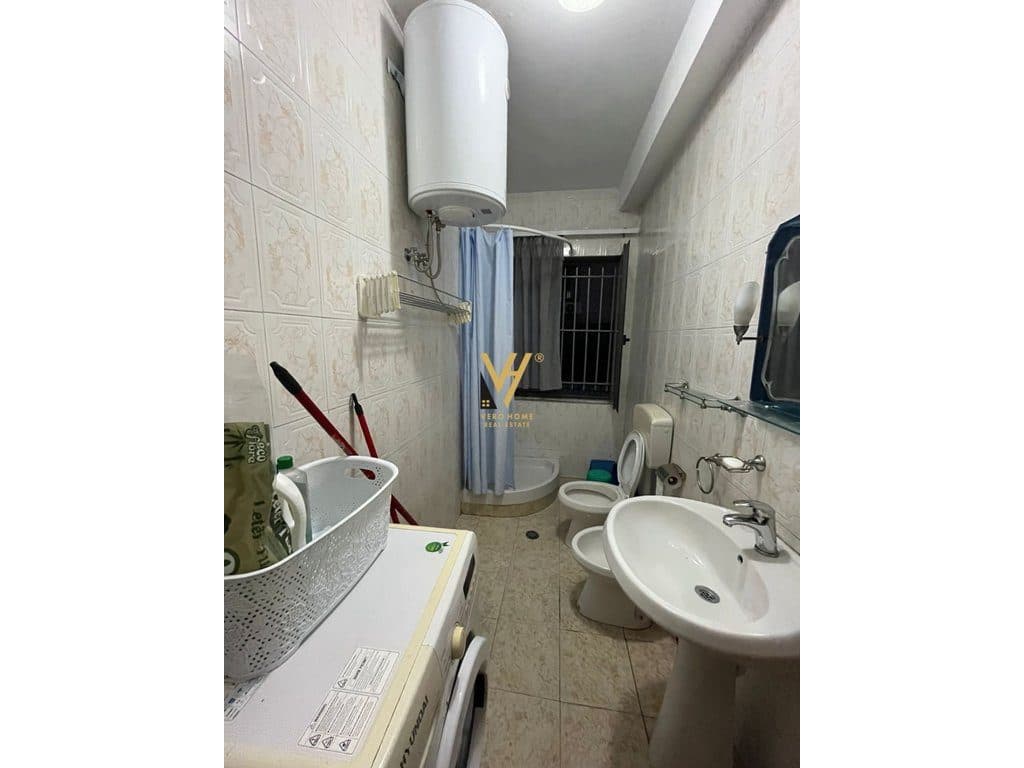 JEPET GARSONIERE 45 M2 ME QERA TE VASIL SHANTO 40.000 LEKE 3
