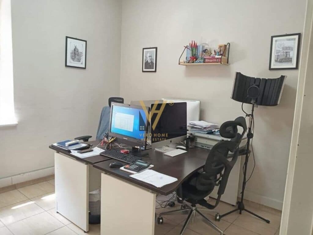 Jepet zyre me qera te Blloku 150 m2 3