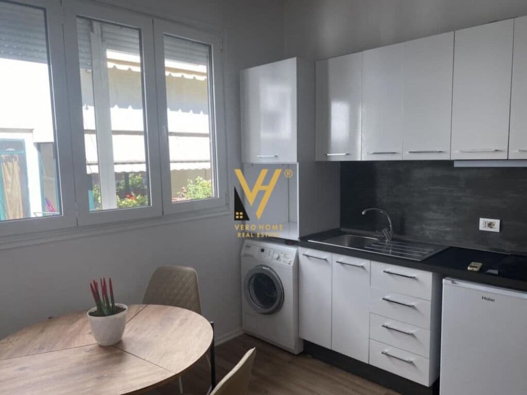 Shitet Apartament 1+1+ballkon ne Bllok 45 m2 4