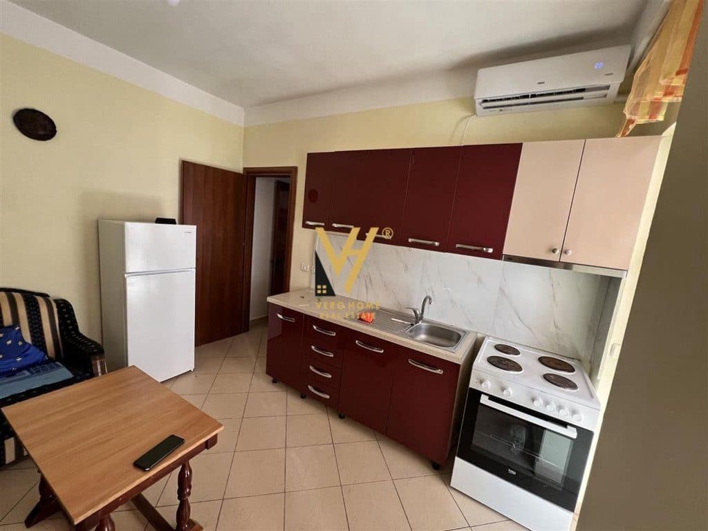 JEPET APARTAMENT 1+1+BLK ME QERA TEK RRUGA 5 MAJI 450 EURO 2