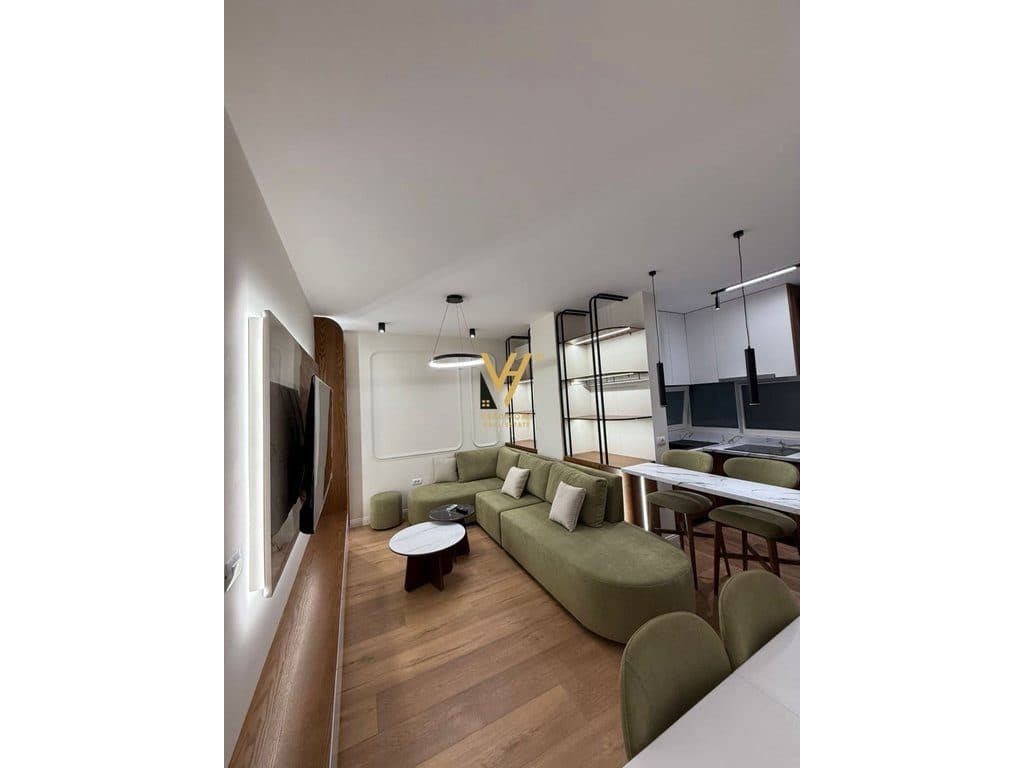 JEPET APARTAMENT 2+1 ME QIRA TE STACIONI TRENIT 95.000 LEKE