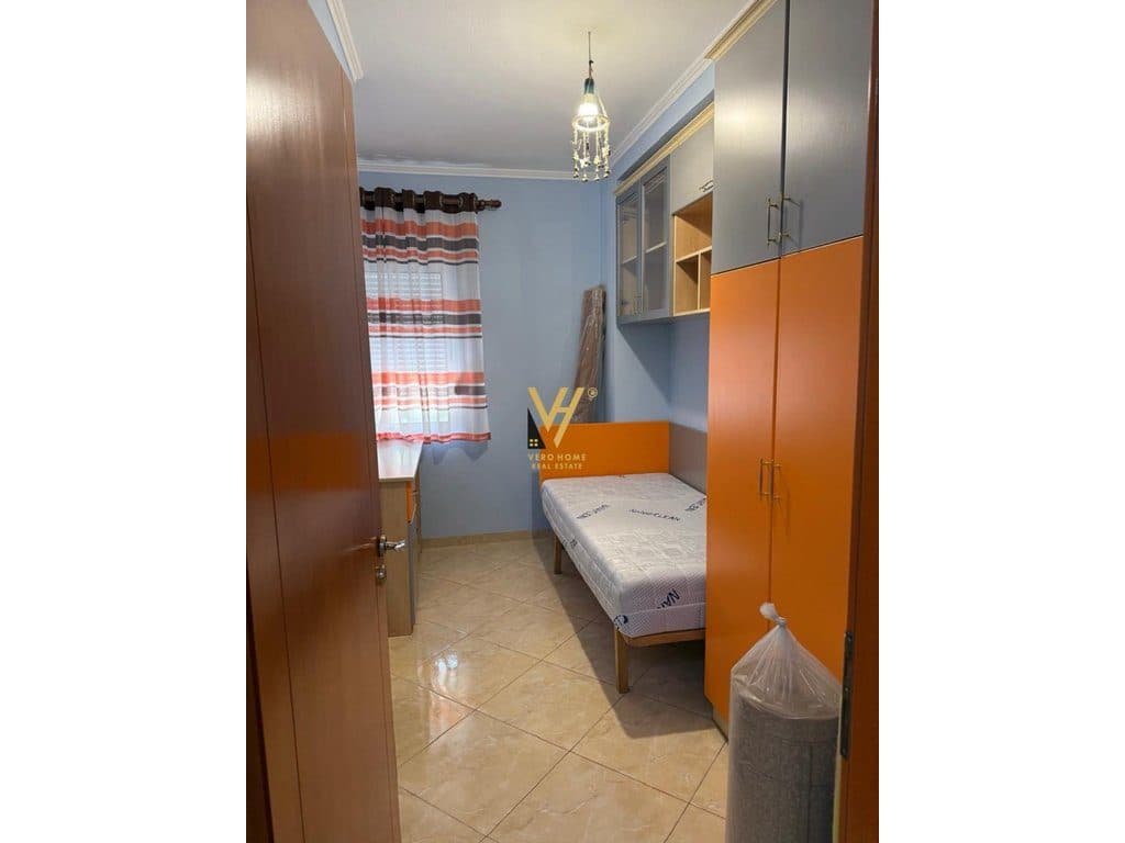 JEPET APARTAMENT 2+1 ME QIRA TE MATERNITETI I RI 50.000 LEKE 4