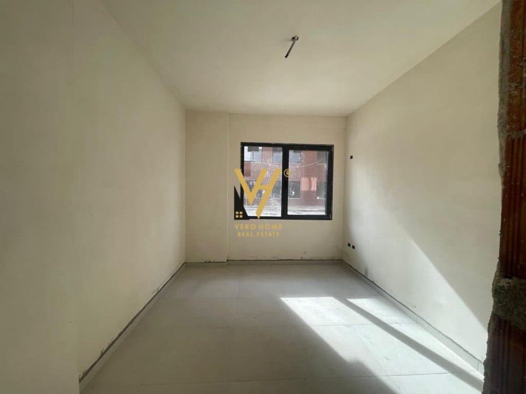 SHITET APARTAMENT 2+1+2 TEK KOM.XHELUKS XIBRAKU, RRUGA E ELBASANIT 165.000 EURO 2