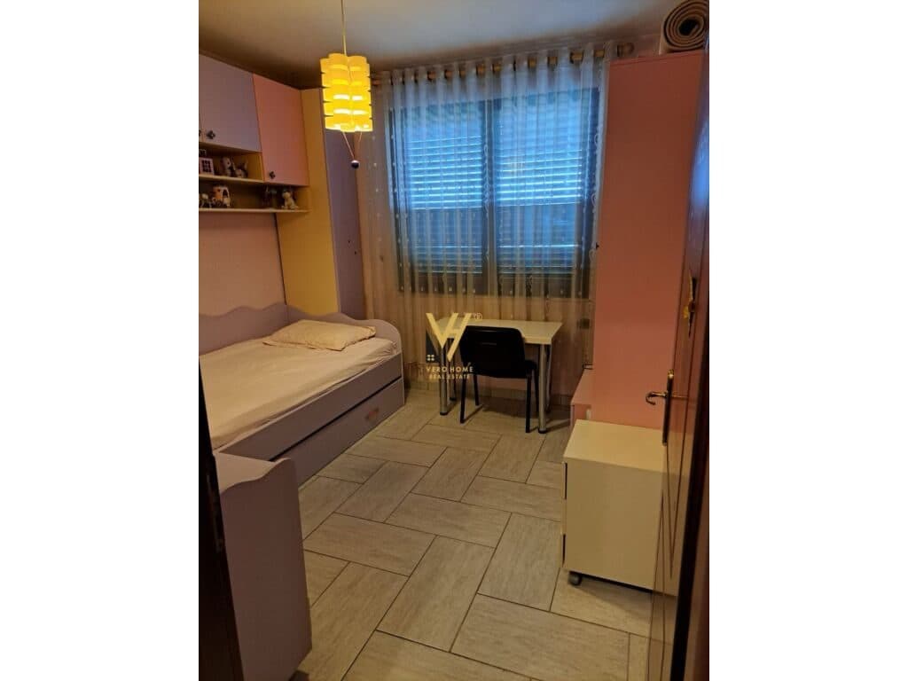 Jepet Apartament 3+1+2+ballkon me qera te 21 Dhjetori 223 m2 4