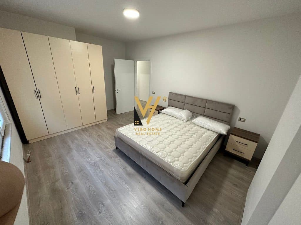 JEPET APARTAMENT 3+1 ME QERA NE ASTIR 830 EURO 4