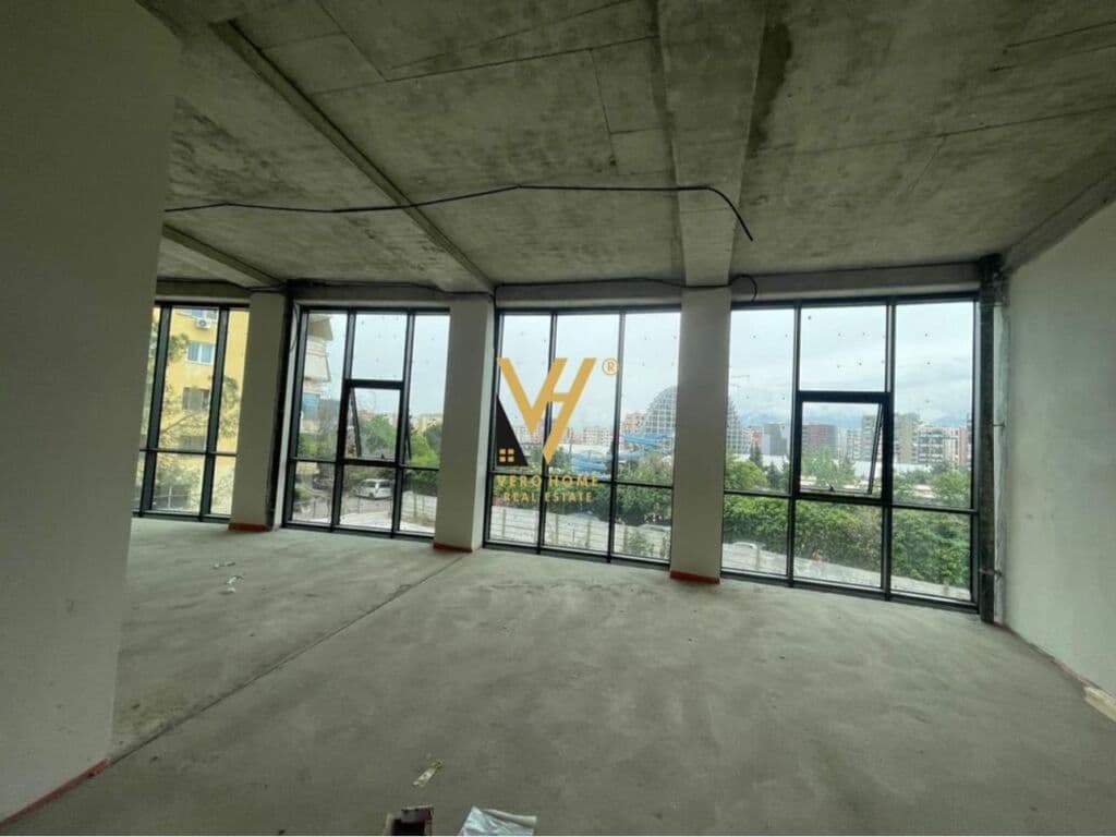 Jepet Ambient Biznesi me qera te Lake View 182 m2 2