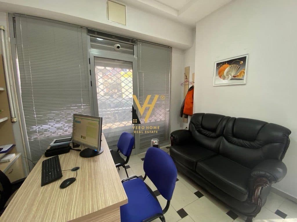 JEPET ZYRE 17 M2 ME QIRA TE RR.HAXHI HYSEN DALLIU 40.000 LEKE