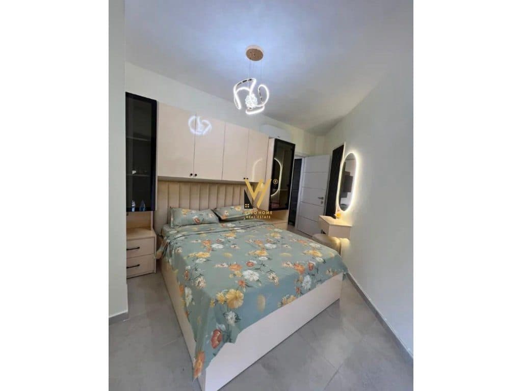 JEPET APARTAMENT 2+1 ME QERA TE SELVIA 75.000 LEKE 3