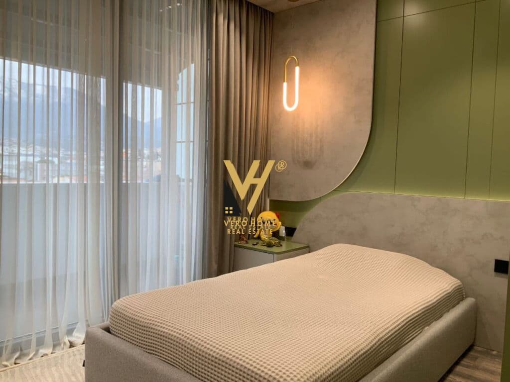 SHITET APARTAMENT 2+1+2 TE TREGU I RI ELEKTRIK 300.000 EURO 3