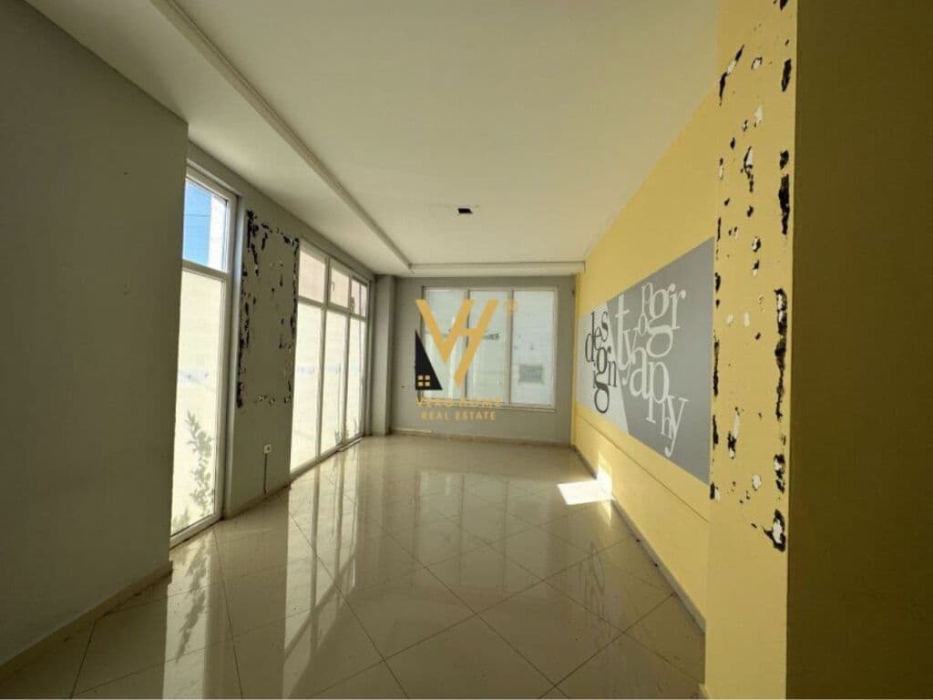 Jepet Dyqan me qera te Rruga Dritan Hoxha 165 m2