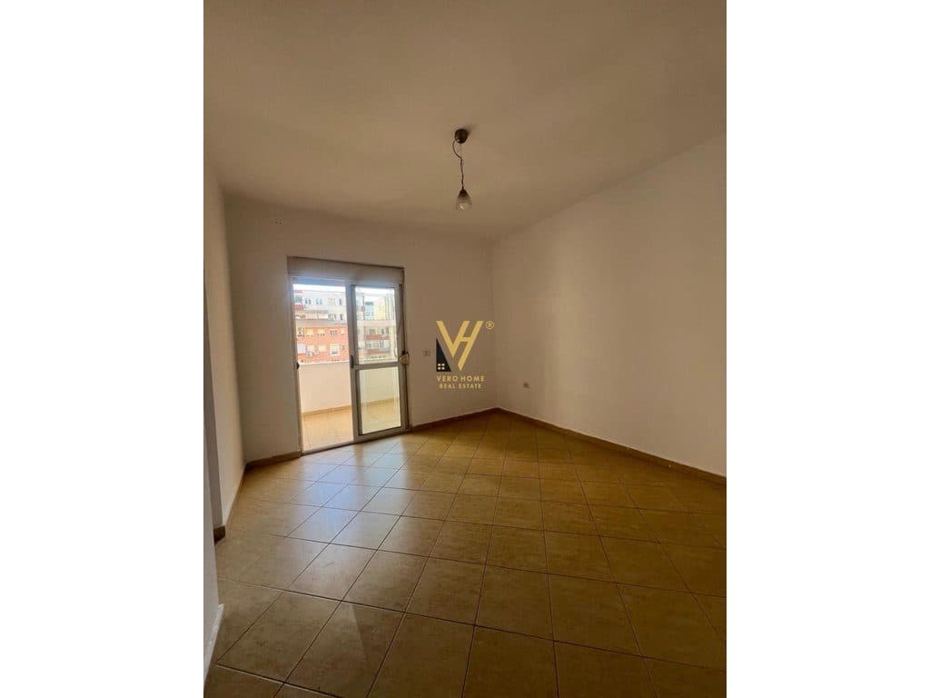 JEPET APARTAMENT 2+1+BLK ME QIRA TE KOMUNA E PARISIT 45.000 LEKE 3