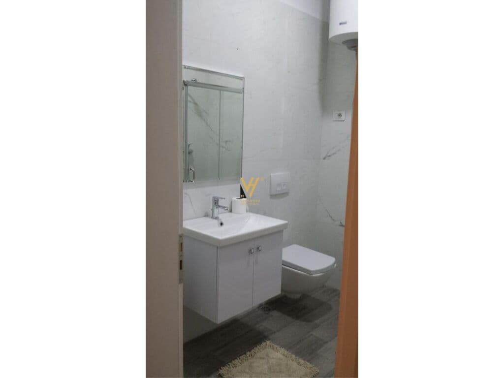 Shitet Apartament 2+1+2+ballkon te Liqeni i Thate 110 m2 4